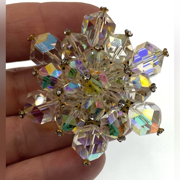 Vintage Jewelry - Vintage Cluster Star Brooch Pin Aurora Borealis & Clear Crystal Beads
Gold Tone